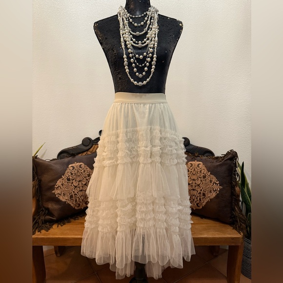 Ebossy High-Low Cream Tutu Tulle Overlay Pleated Ruffled Tiered Skirt - Picture 2 of 4
